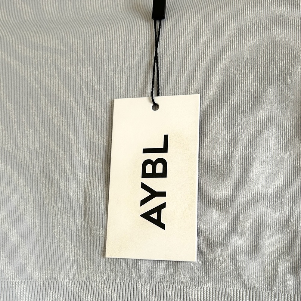 AYBL Animal Seamless Long Sleeve Crop Top - Picture 3 of 5